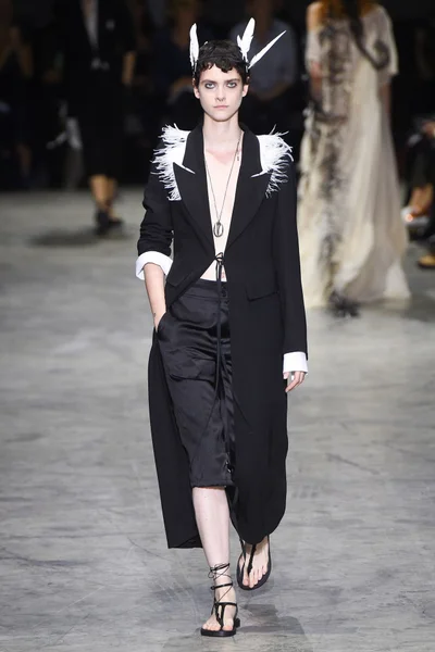 Look 38